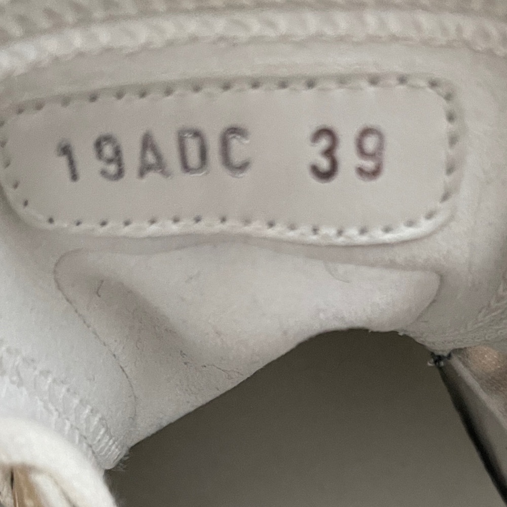 Dior Low-Top Sneakers - Picture 12 of 12